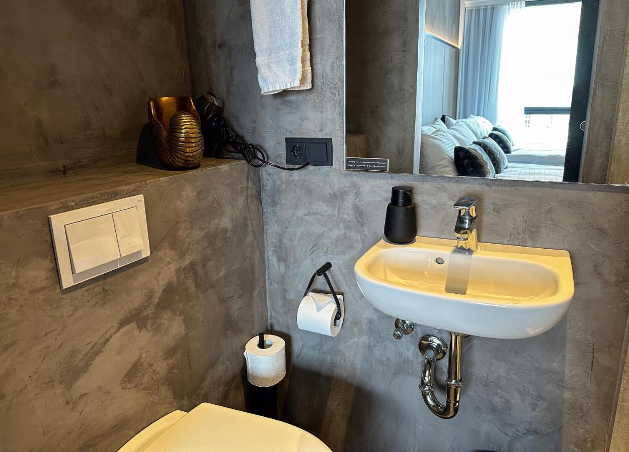 B14 & 4* Reykjavík