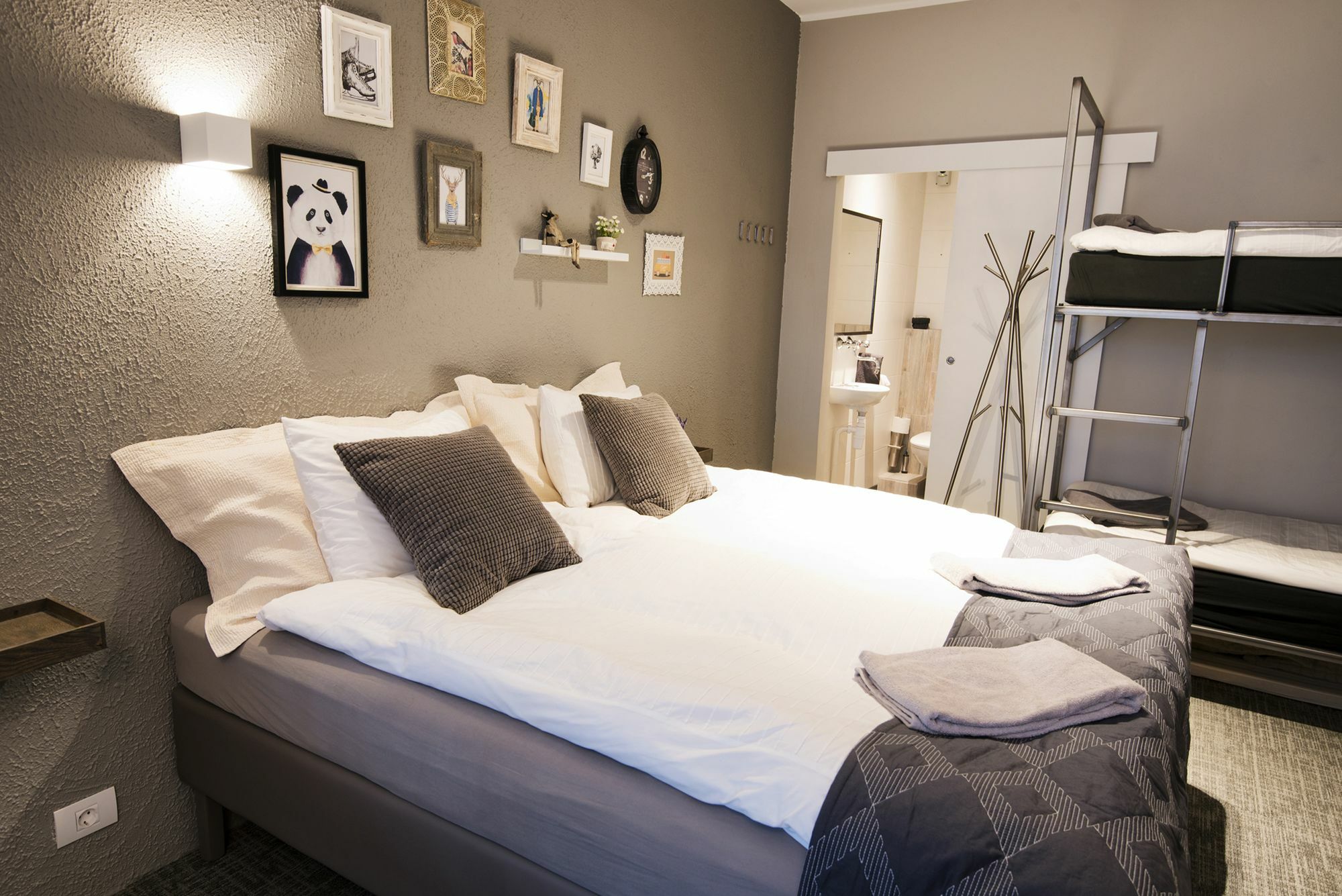 B14 & 4* Reykjavík